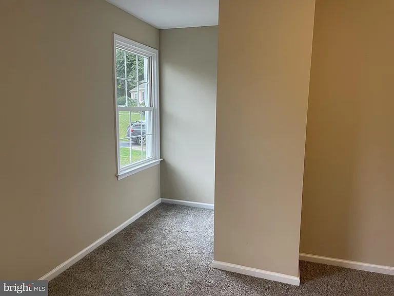 1666 Hemlock Cir — Photo 21
