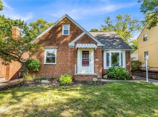 2425 Canterbury Rd, Cleveland Heights, OH 44118