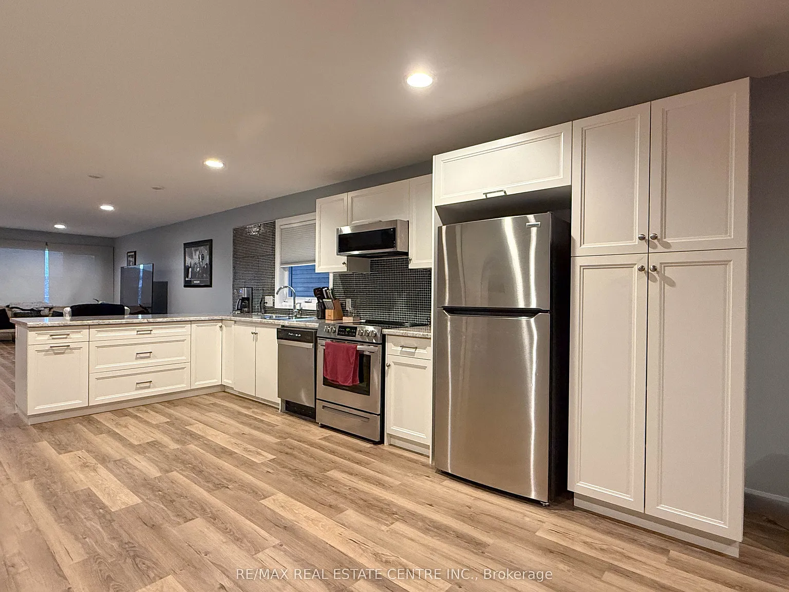 3 bed, $2,350 — Photo 3