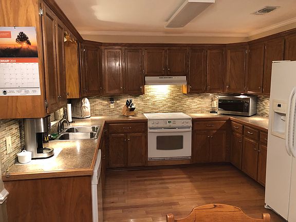 4th image of 1919 Woodline Dr