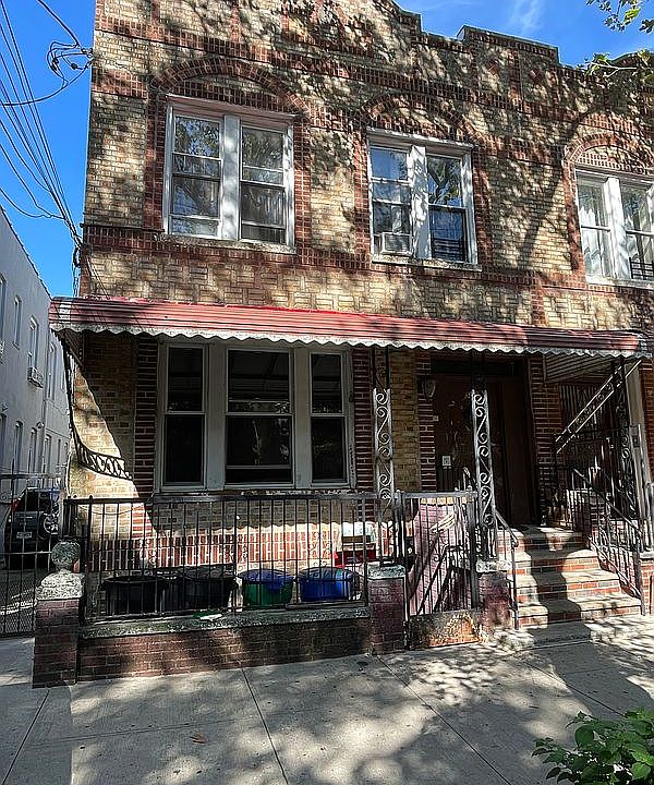 1st image of 584 Bradford St