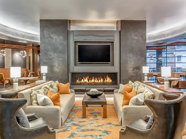 Second Level Lounge