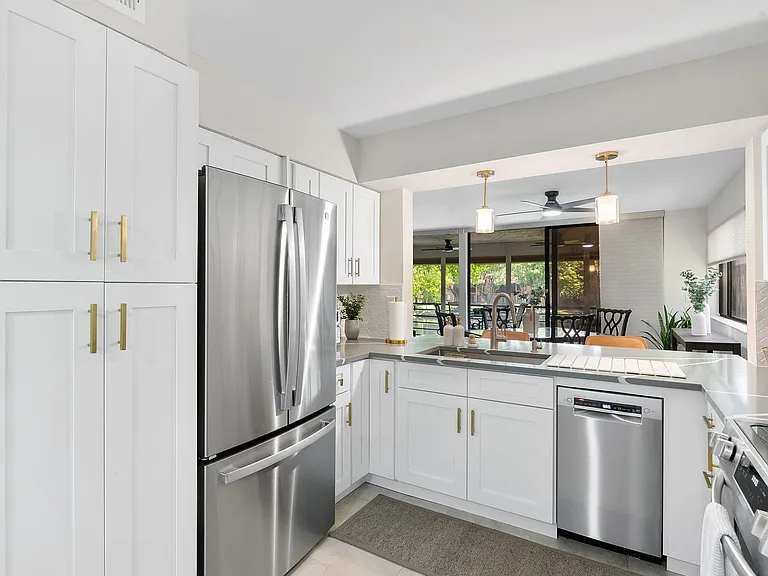 11230 Green Lake Dr #204 — Photo 5