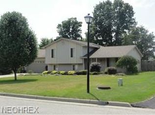 3300 Meanderwood Dr, Canfield, OH