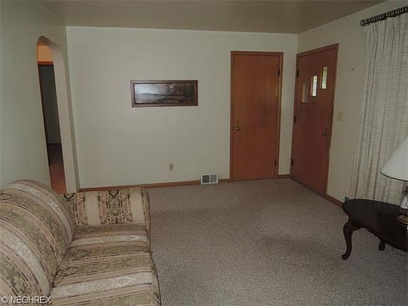 4th image of 3882 Huntmere Ave