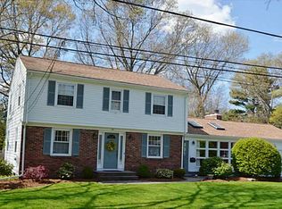 19 Meadowbrook Dr, Barrington, RI 02806