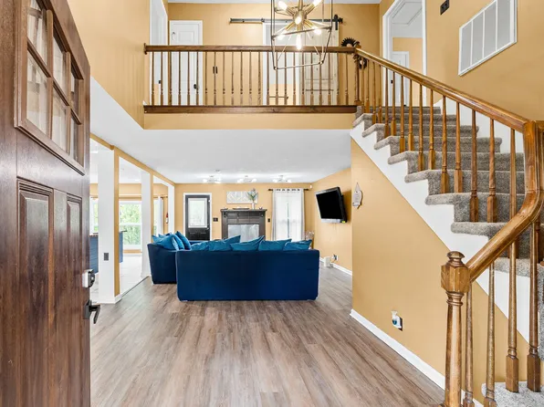 1028 Foxmoor Dr, Clarksville, TN 37042