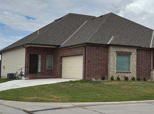 818 N McCloud Cir UNIT 101, Andover, KS 67002