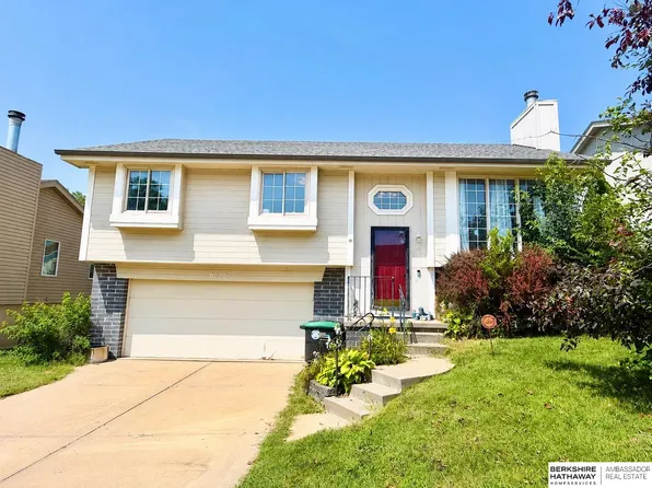 8022 Bauman Ave, Omaha, NE 68122