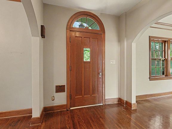 3rd image of 273 S Dellrose Ave