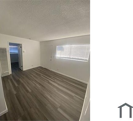 1st image of 844 W 43rd Pl #2
