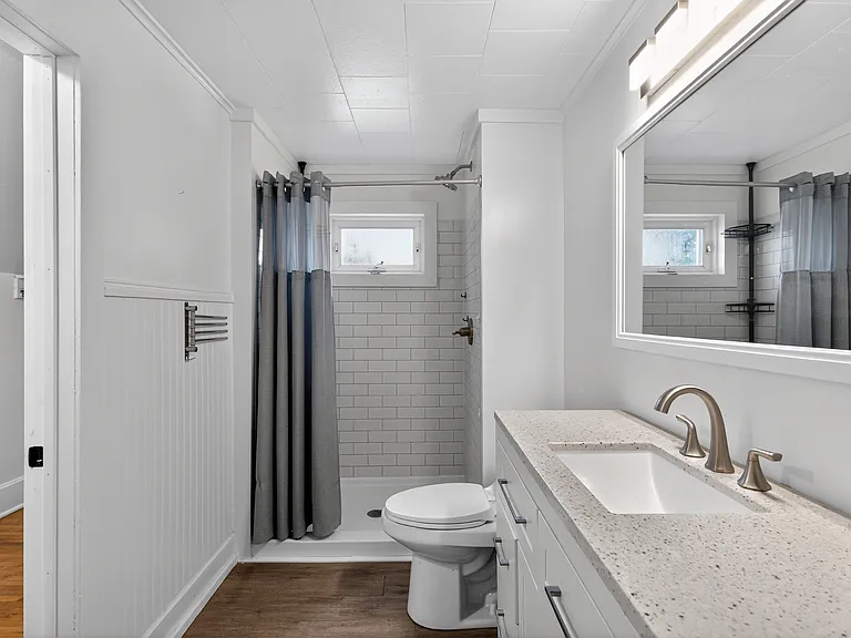408 E Geneva St — Photo 13