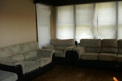 4th image of 810 N 4th Ave