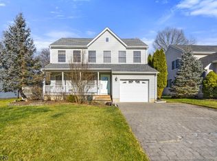 6 Hoagland Ct, Bridgewater, NJ 08807