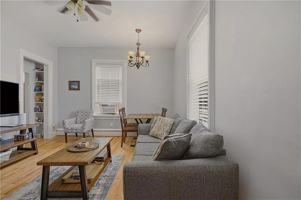 Prairie Avenue Condos — Photo 2