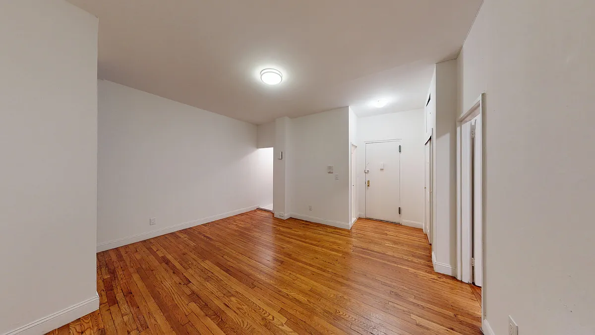 Building Photo - 399 E 78th St #5A