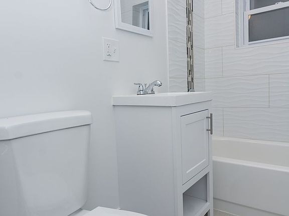 4th image of 8145 S Ellis Ave #1