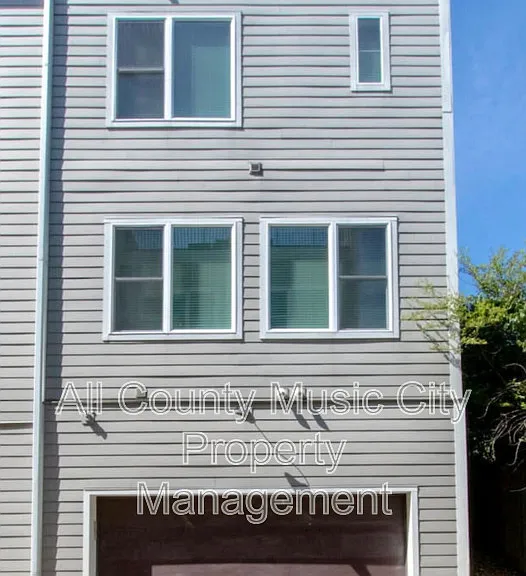 3009 Delaware Ave — Photo 16