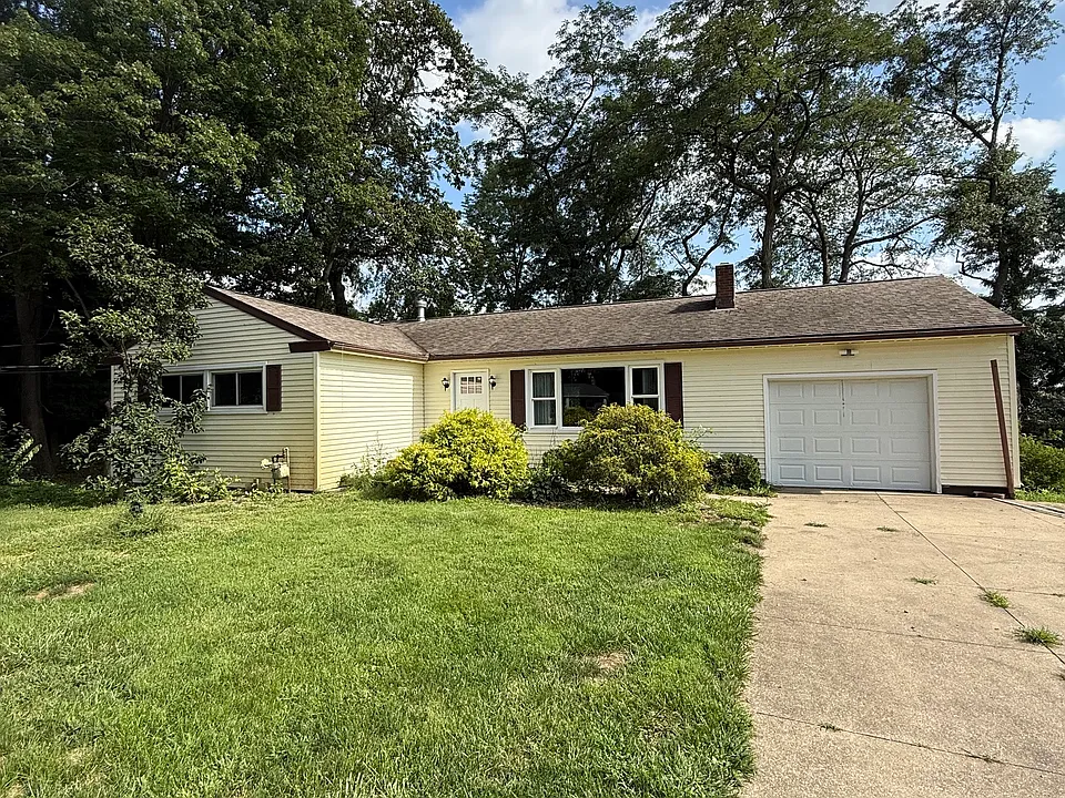 628 Senn Dr
