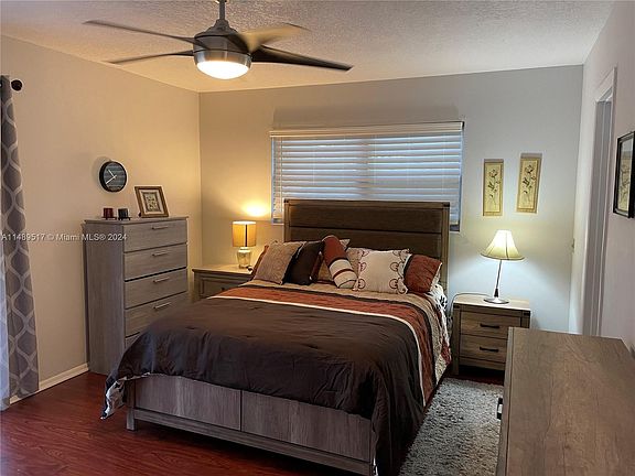3rd image of 364 Oakridge T #364