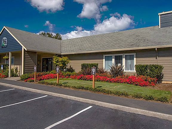 Pioneer Ridge - Clubhouse/Leasing Office