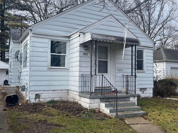 2211 N Charles St