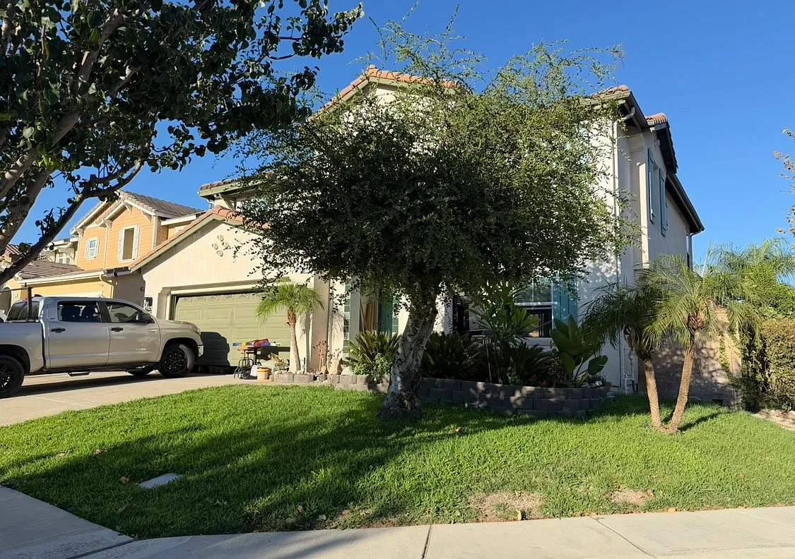 4 bed, 2800 sqft, $4,200 — Photo 3