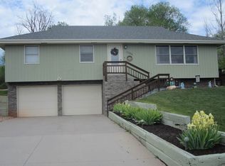 2204 Jennings Ave, Hot Springs, SD 57747