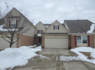 5375 Pine Needle Dr, Grand Blanc, MI 48439