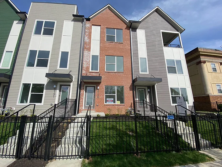 2129 College Ave — Photo 22