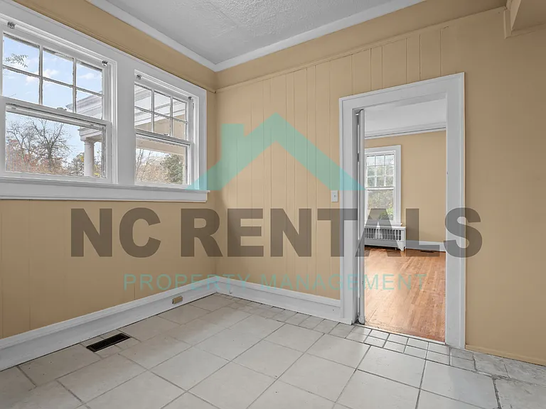 521 Park Pl — Photo 10