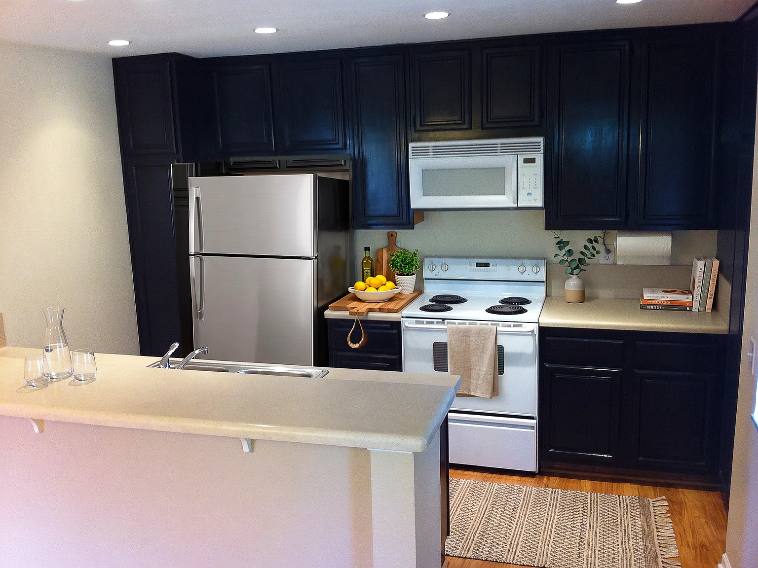 3 bed, 2.5 bath, 1475 sqft, $4,400 — Photo 4
