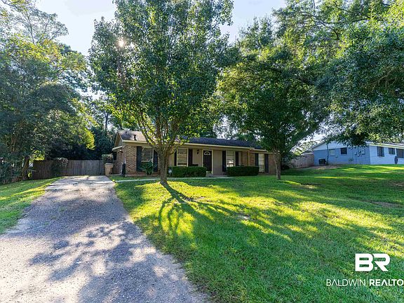 4th image of 4713 Emerald Dr W
