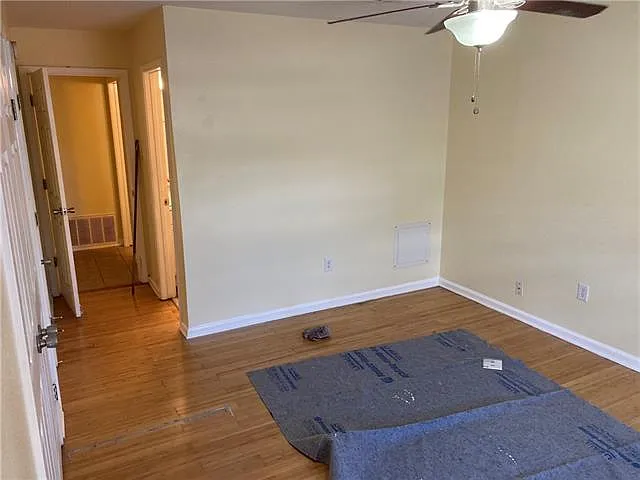 6558 Bellaire Dr — Photo 8