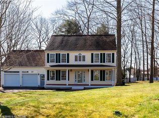25 Debra Ln, Kittery, ME 03904