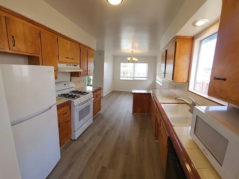 550 Piney Way — Photo 35