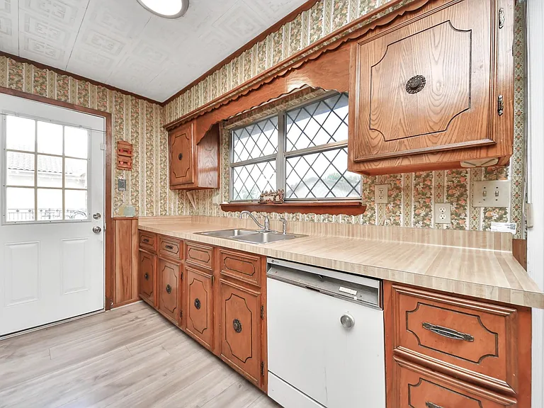 535 Pampa St — Photo 31