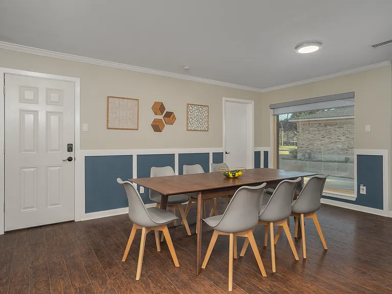 7809 Claremont Dr — Photo 8
