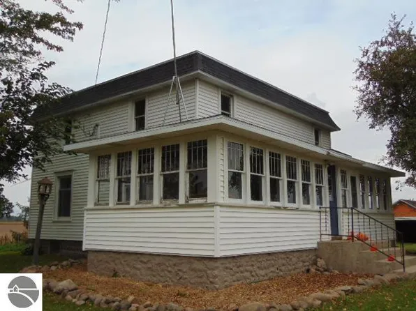 7837 E Polk Rd, Breckenridge, MI 48615