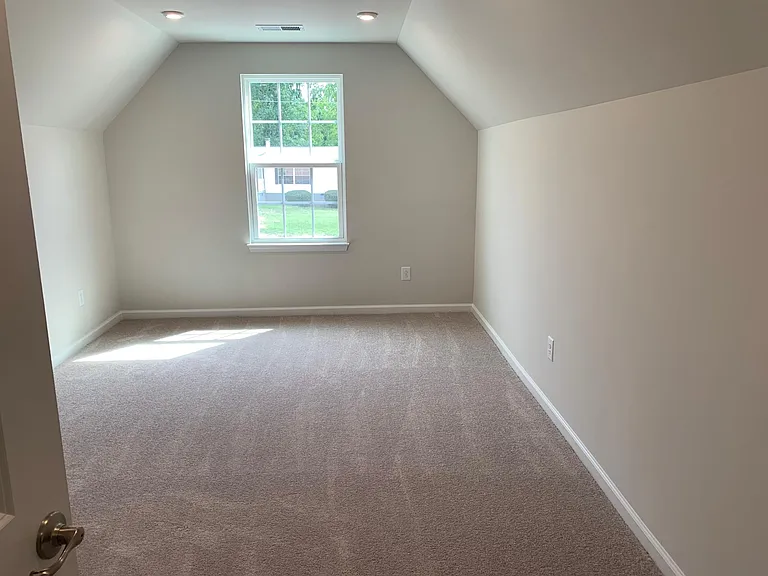 402 Smallwood Dr — Photo 11