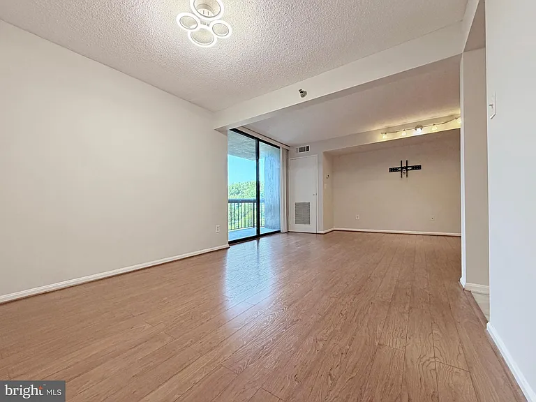 7401 Westlake Ter #610 — Photo 9