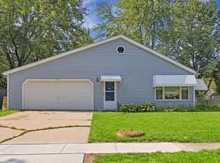 91 Fernwood Rd, Montgomery, IL 60538