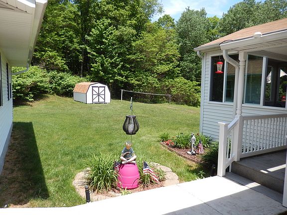 Back yard : Quiet and private back yard!