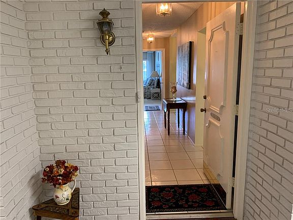 4th image of 100 Bluff View Dr APT 210A