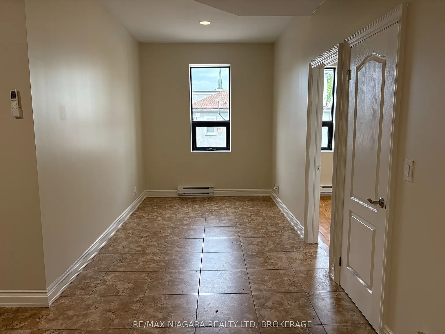 2 bed, $1,400 — Photo 3