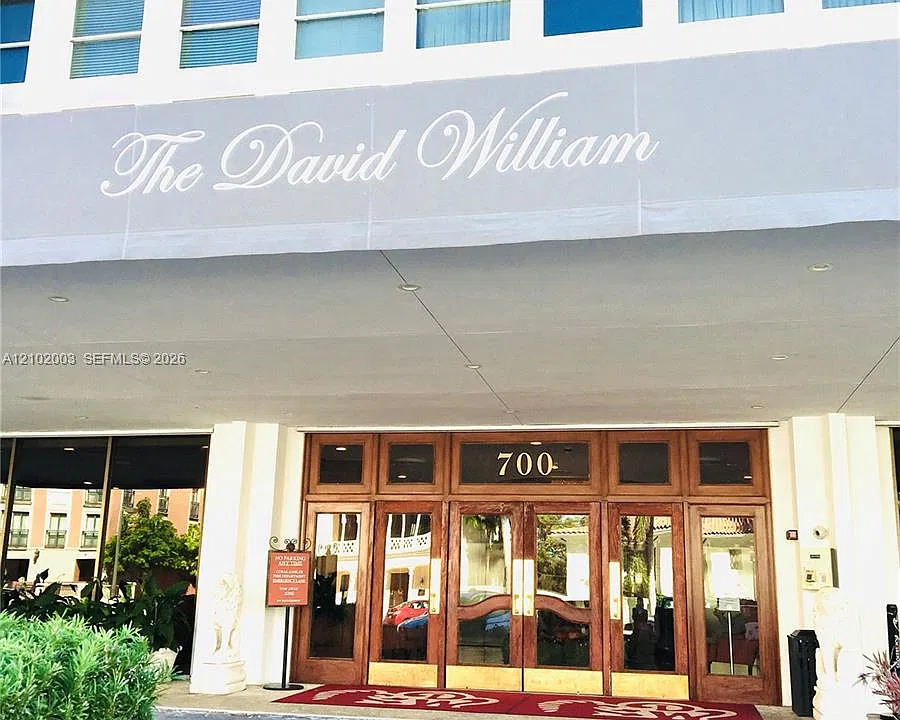 700 Biltmore Way #1115