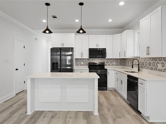 5th image of 144 Julia Dr