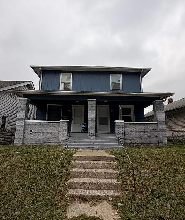 810 N Dearborn St