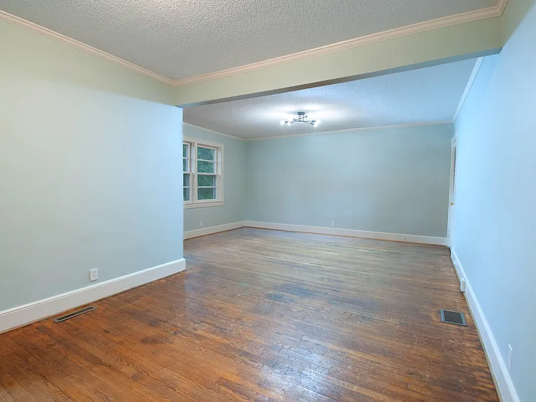 134 Lausanne Dr — Photo 8