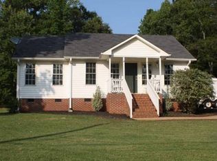 406 N Oak Ave, Landrum, SC 29356